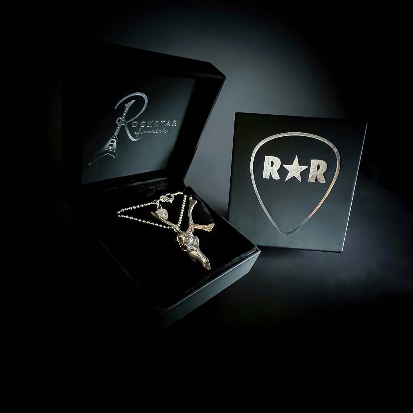 HORNOGRAPHY skull pendant in ROCKSTAR★REFINEMENTS box