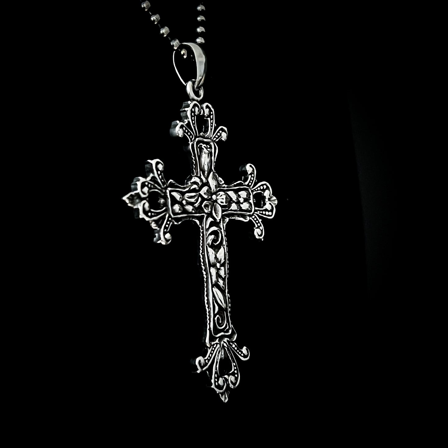 The OUTLAW'S CROSS sterling silver gothic cross pendant by ROCKSTAR★REFINEMENTS, side view