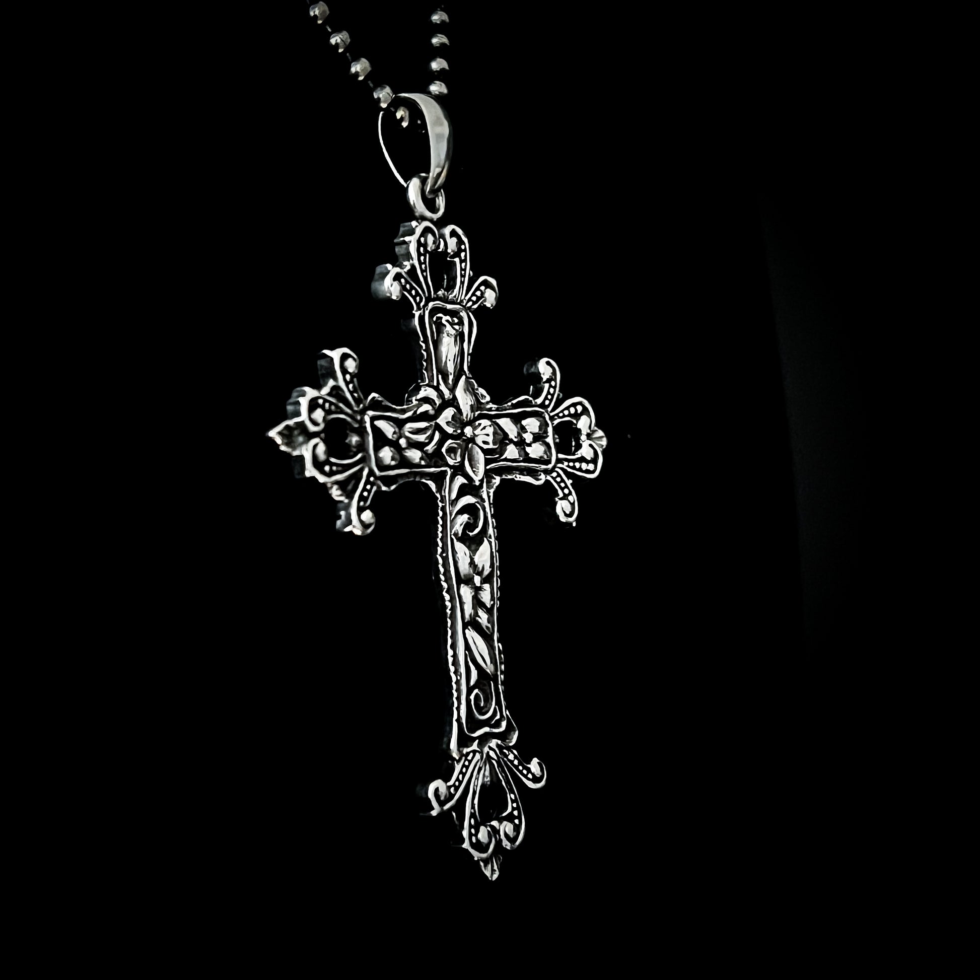 The OUTLAW'S CROSS sterling silver gothic cross pendant by ROCKSTAR★REFINEMENTS, side view