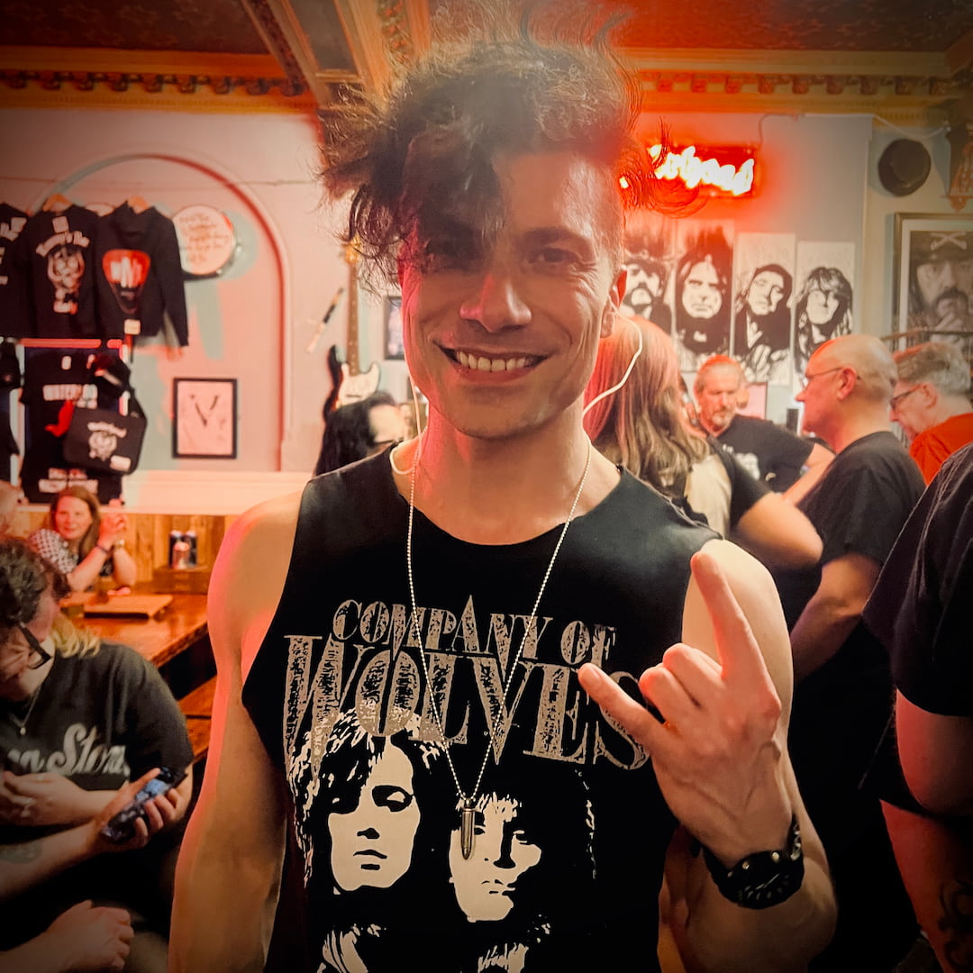 Ben Christo from The Sisters of Mercy wearing ONE HIT WONDER