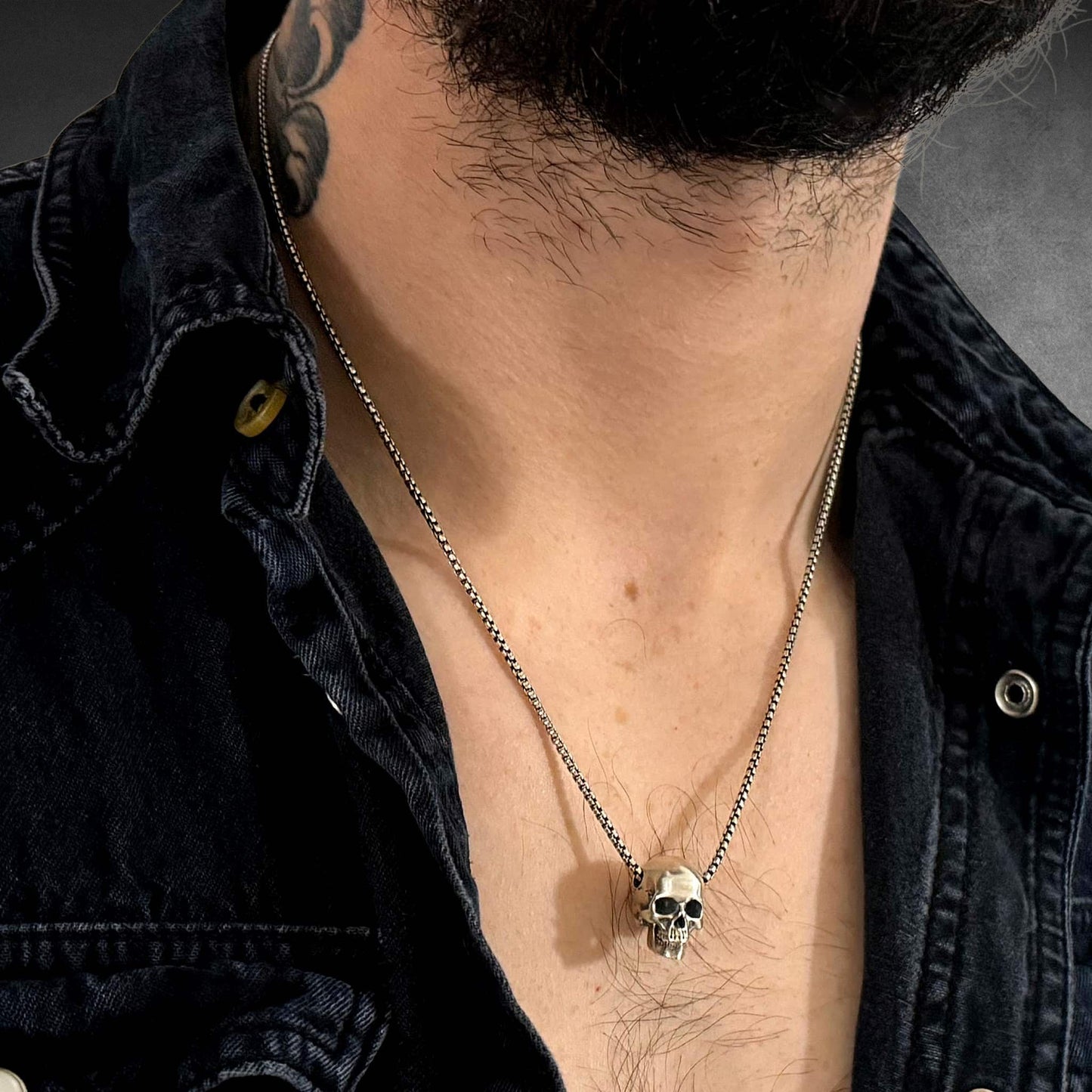 RESTING DEAD FACE on 18 inch solid silver oxidised box chain