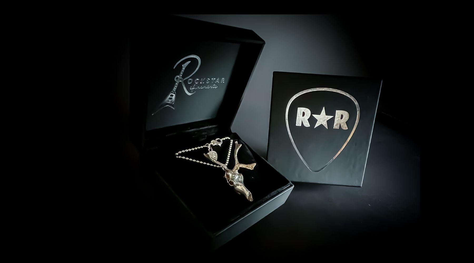 SLEIGHER / HORNOGRAPHY REINDEER pendant  in ROCKSTAR★REFINEMENTS signature presentation box