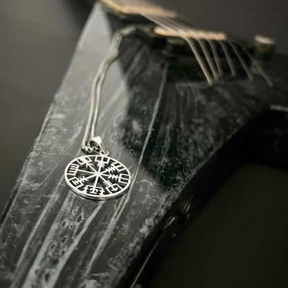 Sterling silver RECKLESS ROUTE compass on Jackson flying V guitar by ROCKSTAR★REFINEMENTS